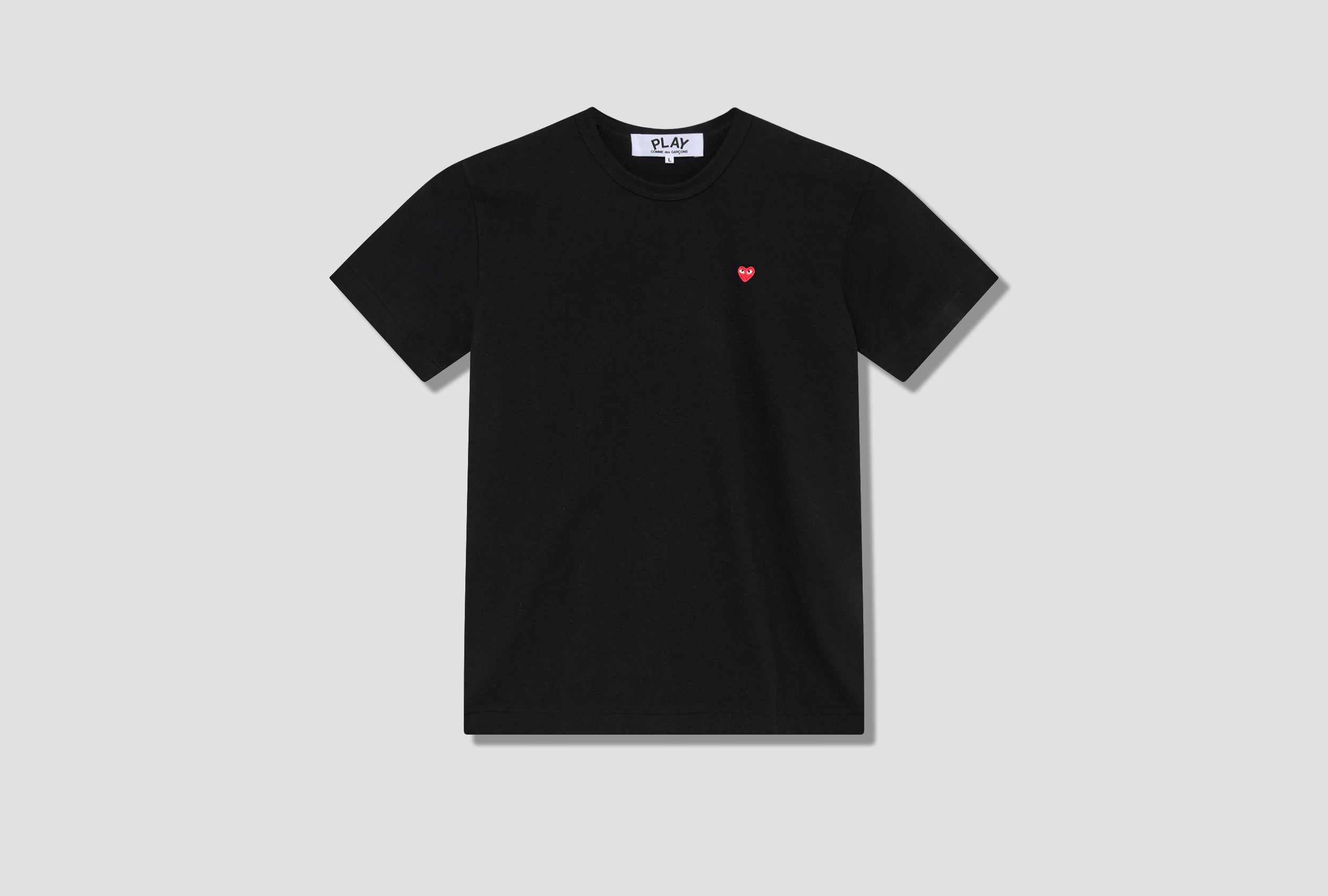 COMME des GARCONS(コムデギャルソン) AZ-T304 MEN T-SHIRT WITH SMALL RED HEART Black