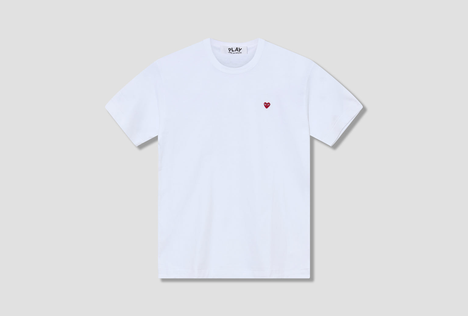 PLAY COMME DES GARÇONS MENS T-SHIRT SMALL RED HEART P1T304 White