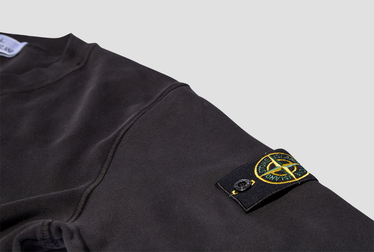 STONE ISLAND COTTON FLEECE GARMENT DYED 101563051 Black HARRESØ STONE ISLAND COTTON FLEECE GARMENT DYED 101563051 Black HARRESØ