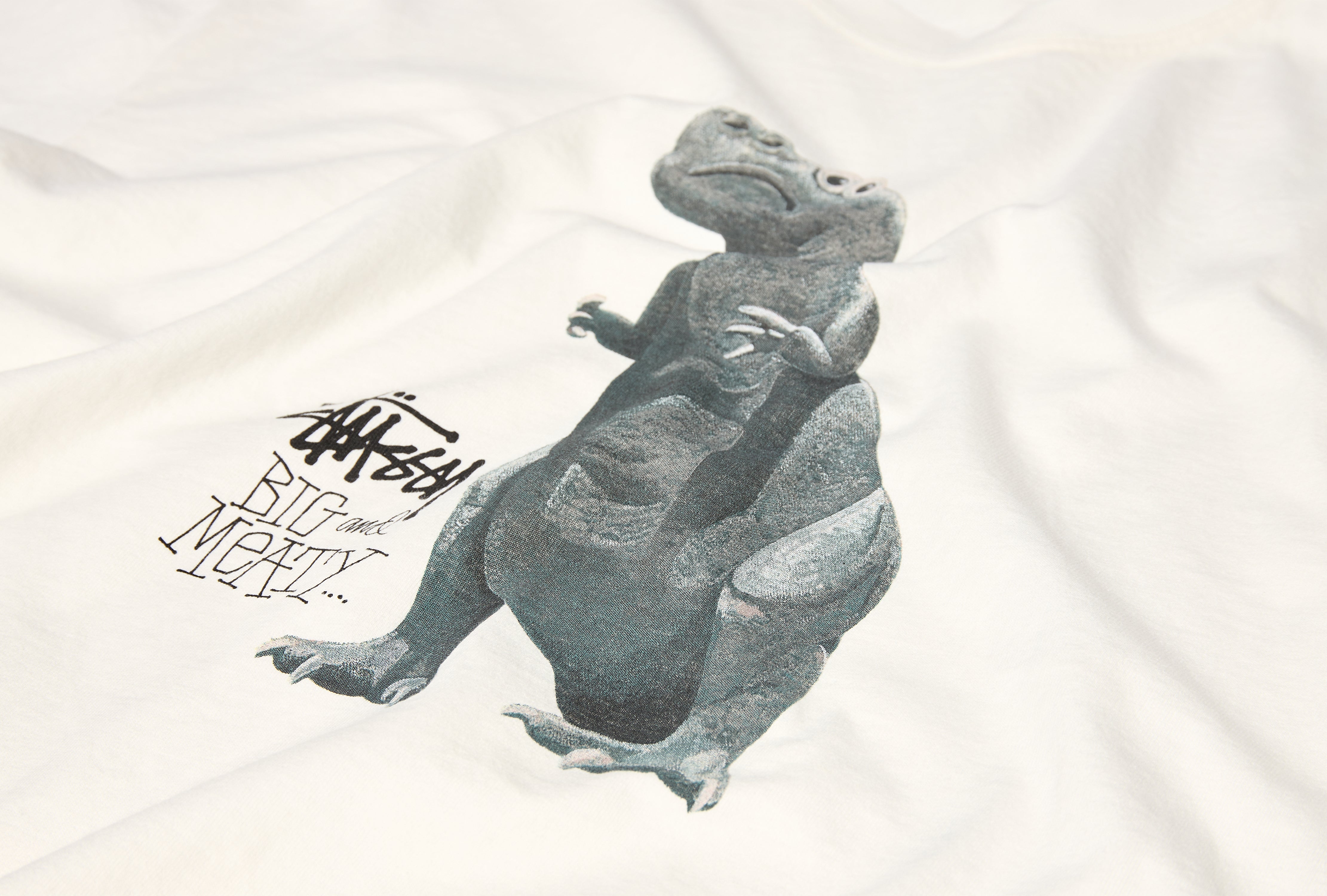 STÜSSY BIG & MEATY PIGMENT DYED TEE 1904880 Off white – HARRESØ