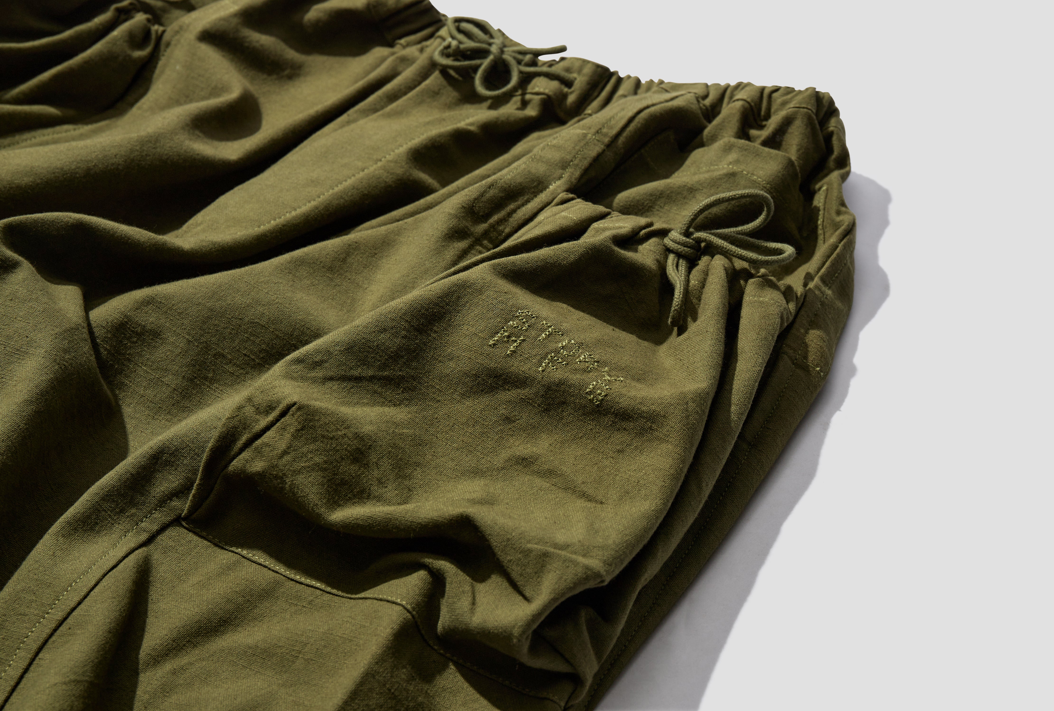 STORY MFG. SALT PANTS - OLIVE SLUB SSS23TRSAPCOTOSL Olive – HARRESØ